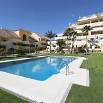 Spacious Puerto Alto Apartment Estepona