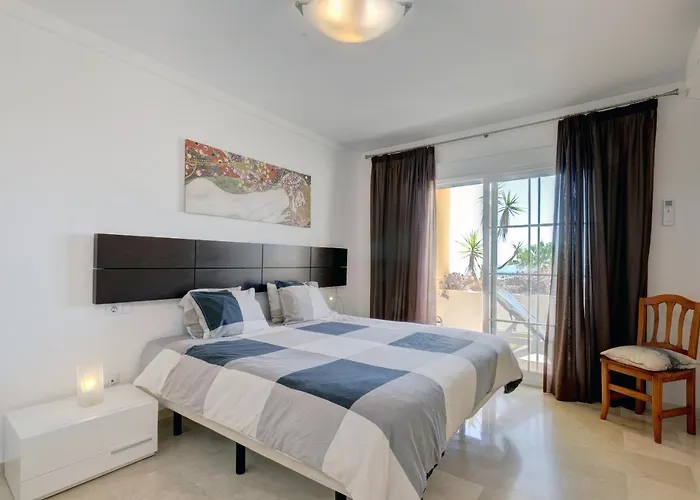 Spacious Puerto Alto 埃斯特波纳