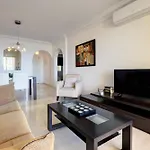 Apartamento Spacious Puerto Alto Estepona